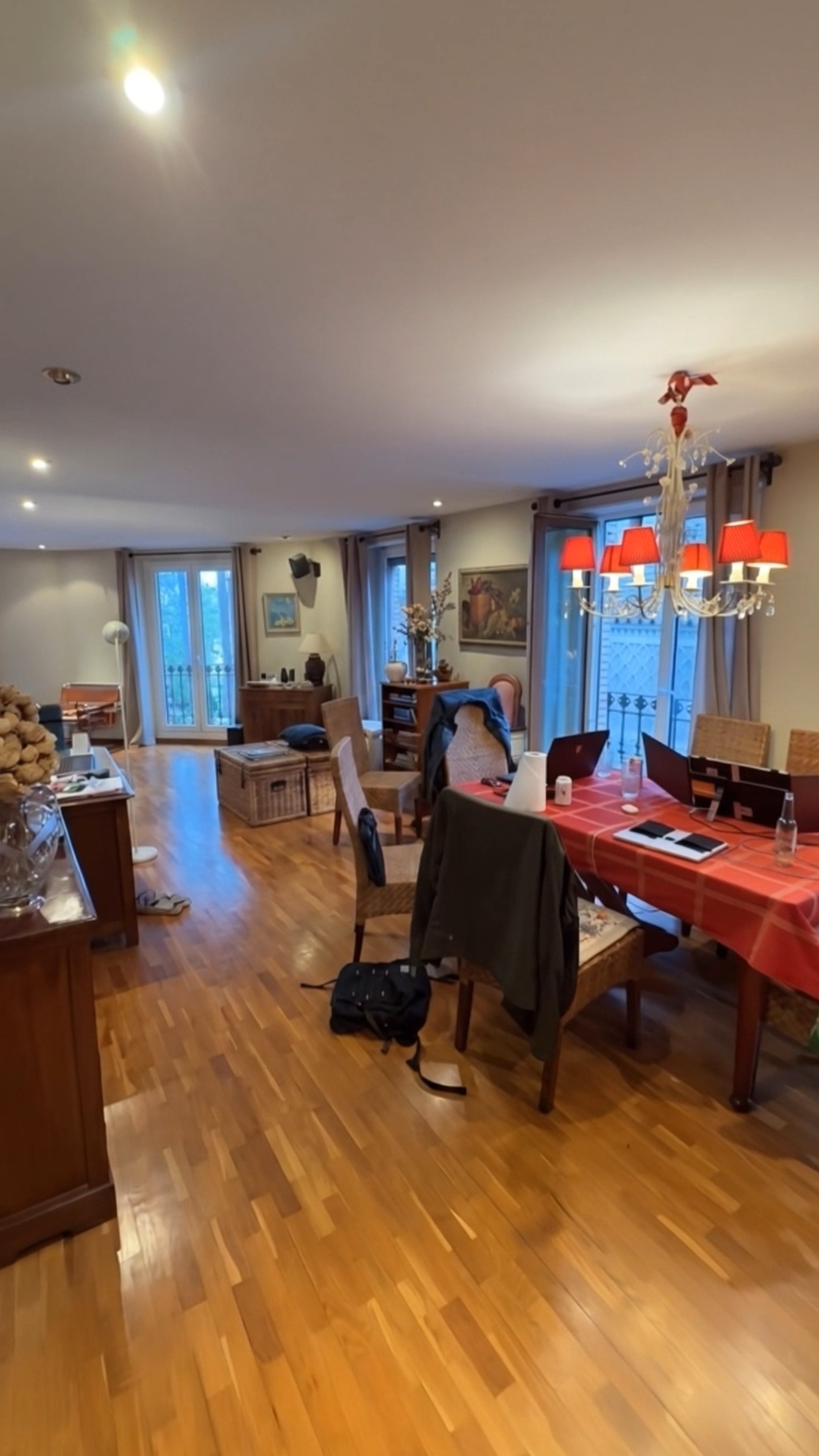 Salón antes de reforma en Madrid · fotografía inmobiliaria para mostrar transformación